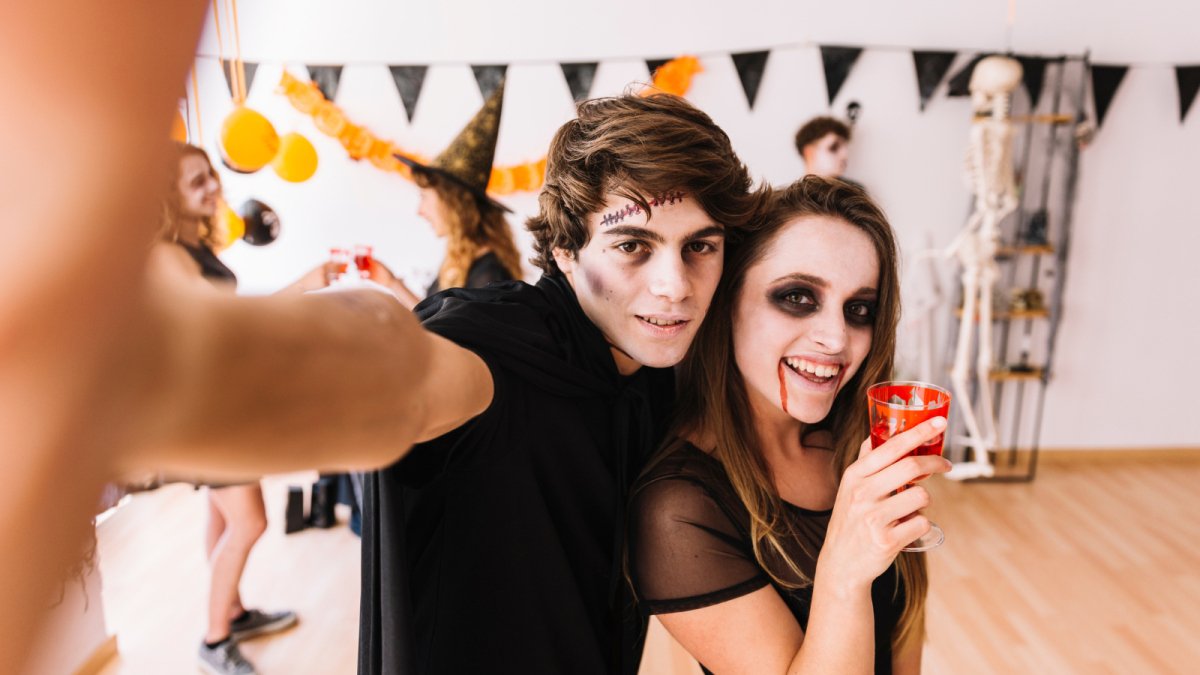 How to have a wonderful Halloween Date with Your Partner? - Sohimi